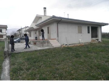 Villa in vendita a Catignano (PE) contrada paludi foto 2