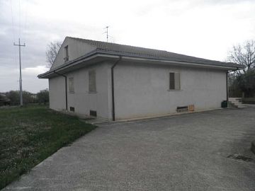 Villa in vendita a Catignano (PE) contrada paludi foto 1