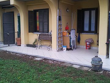 Appartamento in vendita a Lazzate (MI)  foto 2