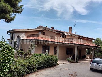 Villa quadrifamiliare in vendita a Città Sant'Angelo (PE) Contrada Fonte Umano foto 2