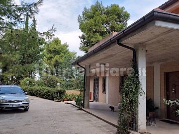 Villa quadrifamiliare in vendita a Città Sant'Angelo (PE) Contrada Fonte Umano foto 4