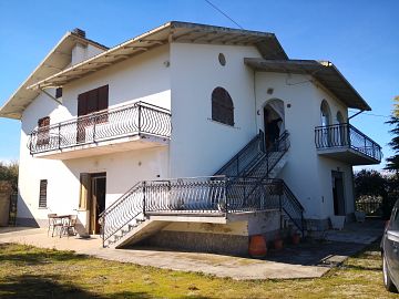 Porzione di Villa in vendita a Manoppello (PE) VIA S. MARIA ARABONA foto 2