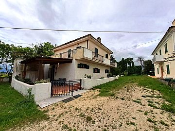 Casa indipendente in vendita a Nocciano (PE) contrada casali foto 3