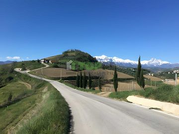 Casale o Rustico in vendita a Castilenti (TE)  foto 3