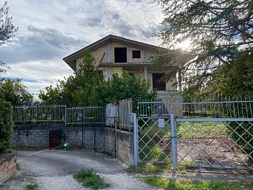 Casa indipendente in vendita a Rosciano (PE)  foto 3