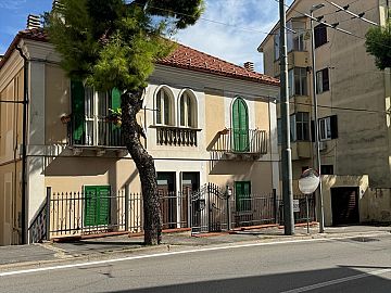 Casa indipendente in vendita a Chieti (CH) Via Salomone foto 1