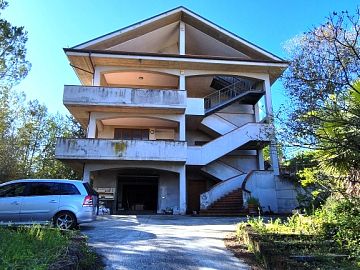 Villa bifamiliare in vendita a Chieti (CH) via per popoli foto 1