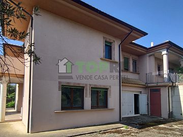 Villa in vendita a Bucchianico (CH)  foto 2