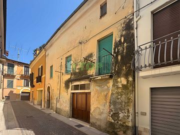 Casa indipendente in vendita a Chieti (CH) Via Paradiso foto 1