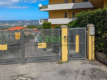 Appartamento in vendita a Chieti (CH)  via dei Peligni, 41 foto 4