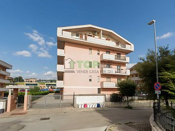Appartamento in vendita a Spoltore (PE) Santa Teresa di Spoltore foto 2