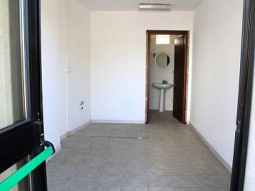 Negozio o Locale in vendita a San Giovanni Teatino (CH) Via Corso Italia 179 foto 2