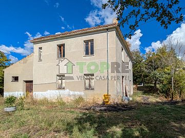 Casa indipendente in vendita a Chieti (CH) Via Agostini foto 1