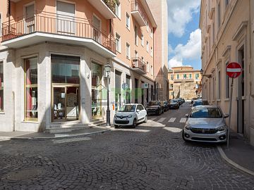 Attività commerciale non food in vendita a Chieti (CH) Via Priscilla foto 2