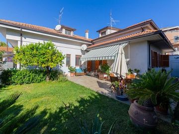 Villa bifamiliare in vendita a Pescara (PE) via sacco 85 foto 4