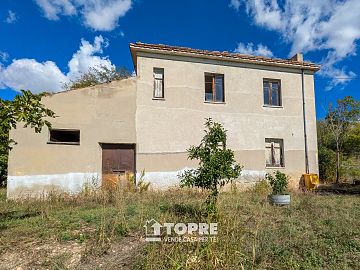 Casa indipendente in vendita a Chieti (CH) Via Ugo Agostini foto 5