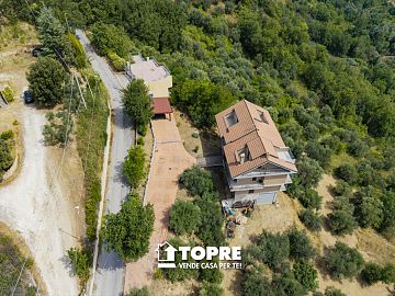 Casa indipendente in vendita a Chieti (CH)  foto 2