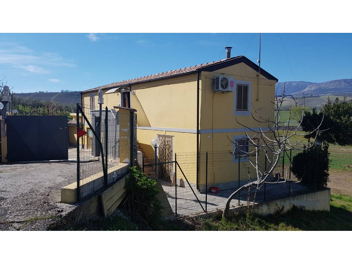 Indipendent house for sale in CONTRADA PASSO CORDONE  at Loreto Aprutino - 9686593 foto 1