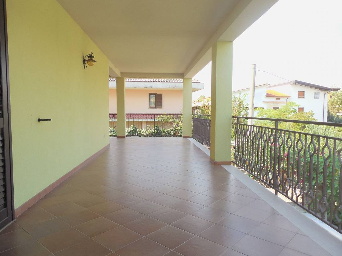 Villa bifamiliare in vendita in Via Pietrara 42  a Lettomanoppello - 5101516 foto 9