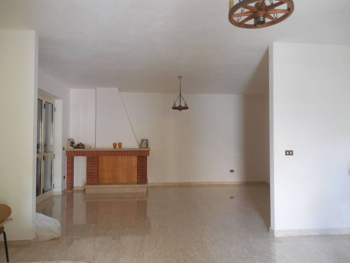 Villa bifamiliare in vendita in Via Pietrara 42  a Lettomanoppello - 5101516 foto 16