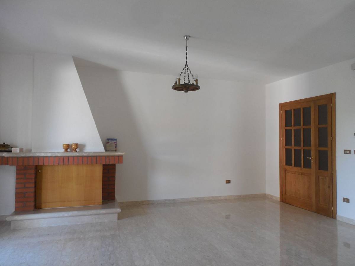 Two family house for sale in Via Pietrara 42  at Lettomanoppello - 5101516 foto 8