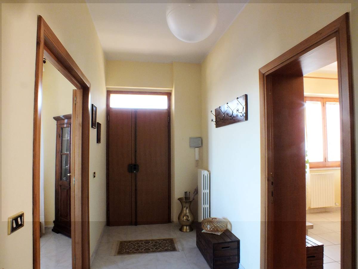 Villa for sale in Via Carluzzi  in Paese - Centro Storico area at Manoppello - 1190984 foto 12