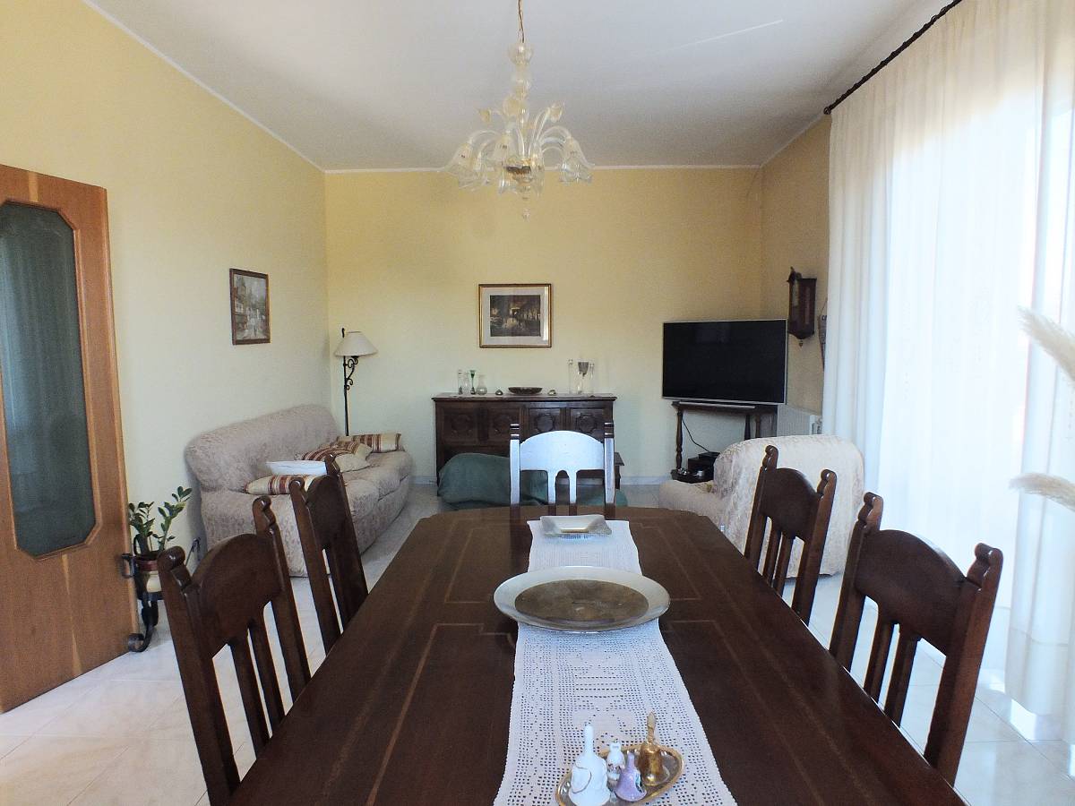 Villa for sale in Via Carluzzi  in Paese - Centro Storico area at Manoppello - 1190984 foto 15