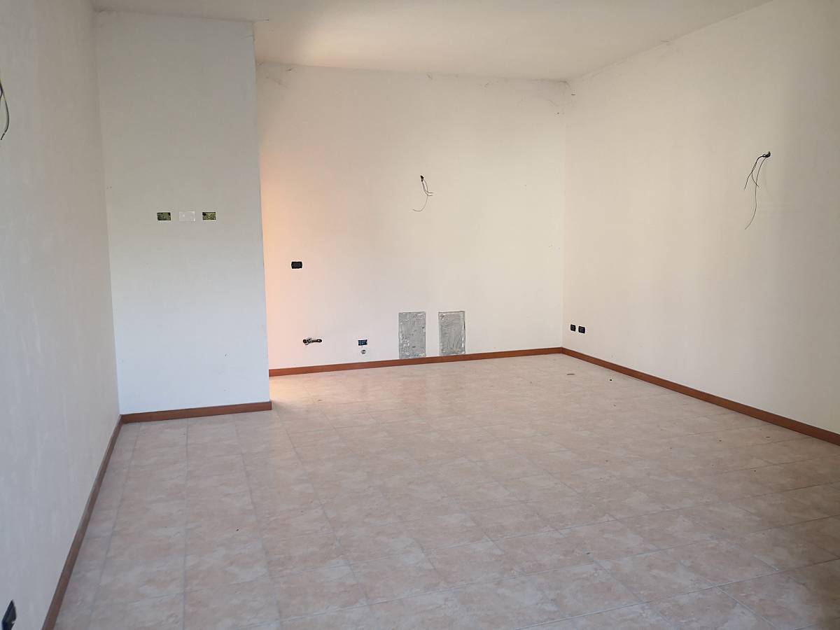 Appartamento in vendita in Via San Cassiano  a Alanno - 2970175 foto 2