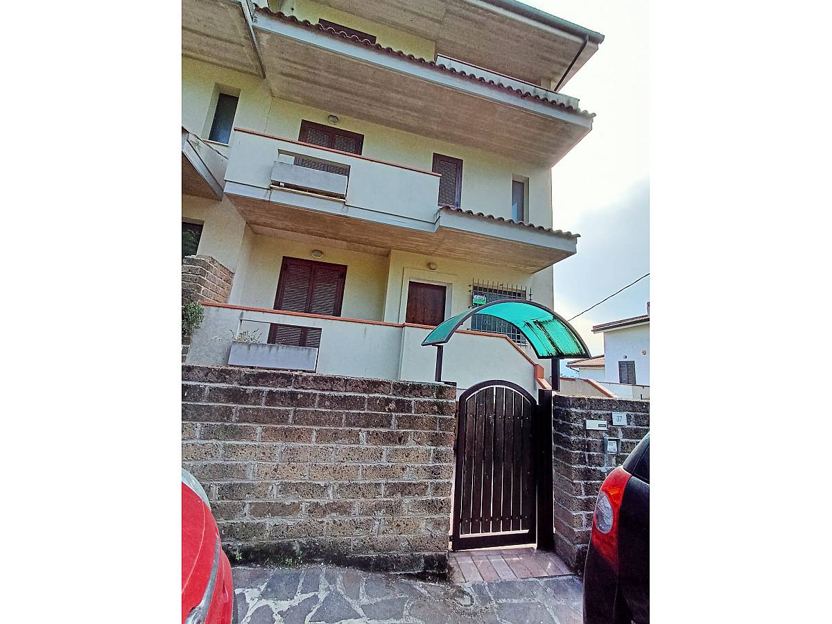 Terraced house for sale in Via Aldo Moro 37  at Moscufo - 9816590 foto 3