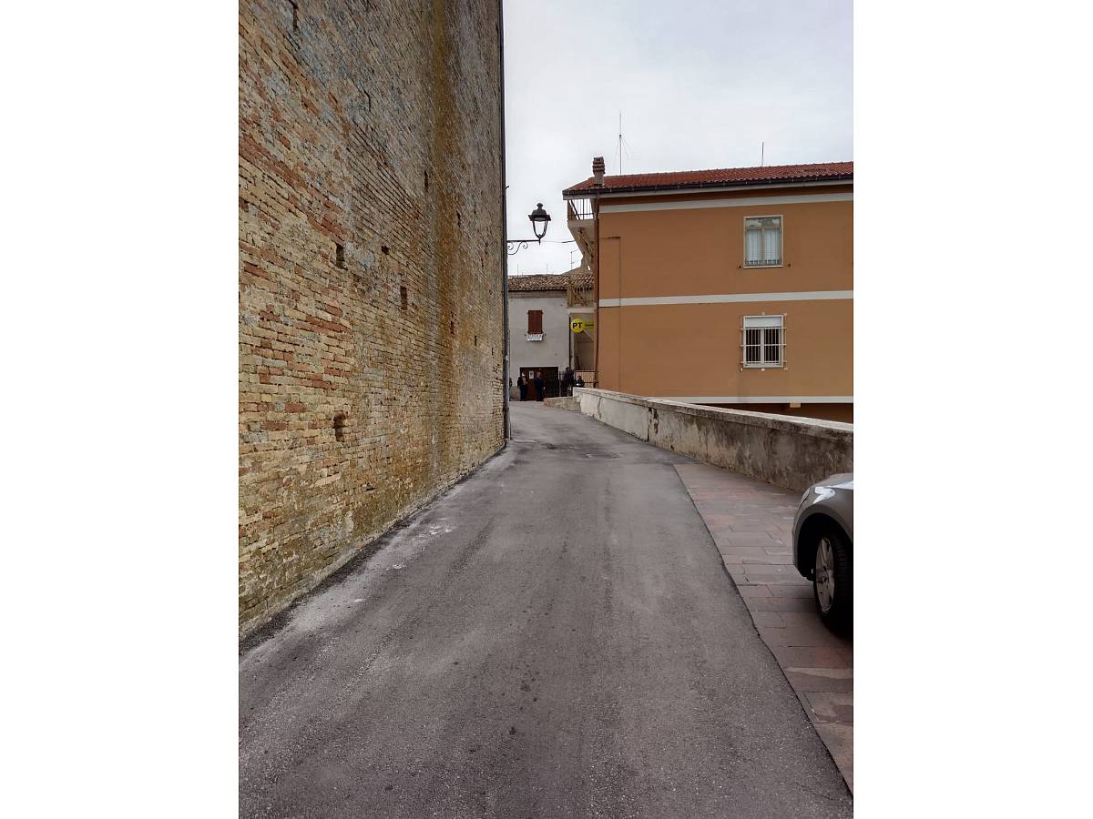 Entire building for sale in P.zza S. Urbano   at Bucchianico - 1339309 foto 2