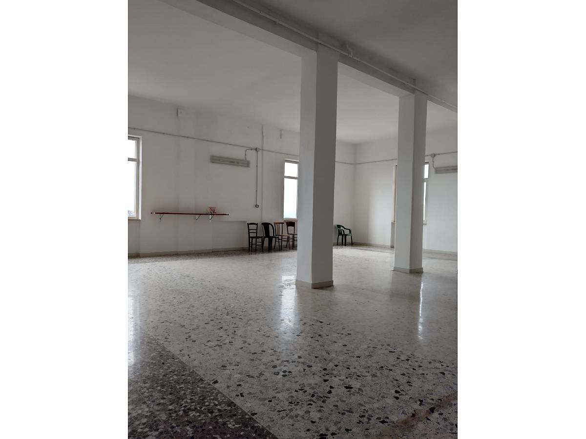 Entire building for sale in P.zza S. Urbano   at Bucchianico - 1339309 foto 5