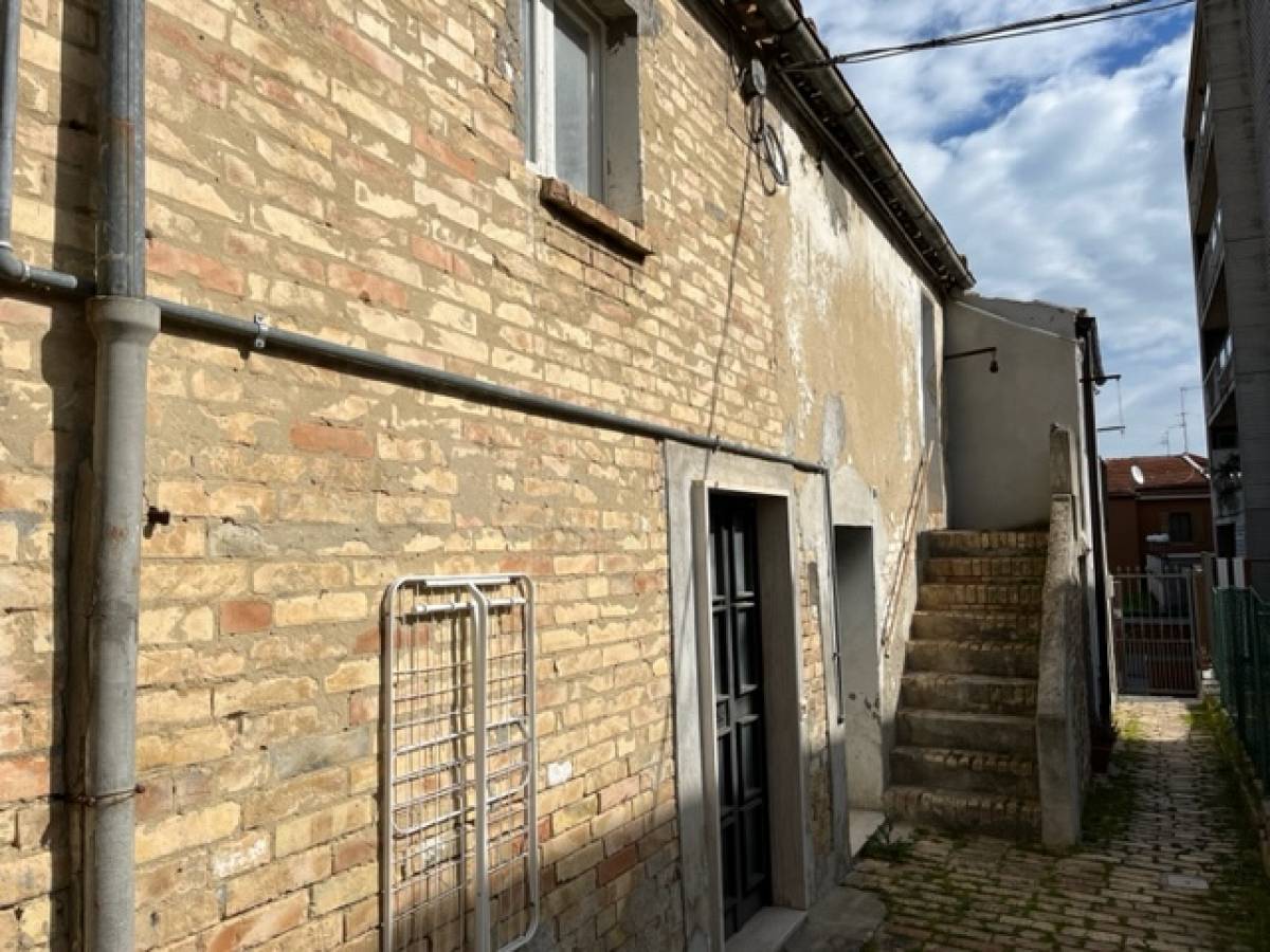 Casa indipendente in vendita in VIA P.A. VALIGNANI zona S. Anna - Sacro Cuore a Chieti - 5864684 foto 12