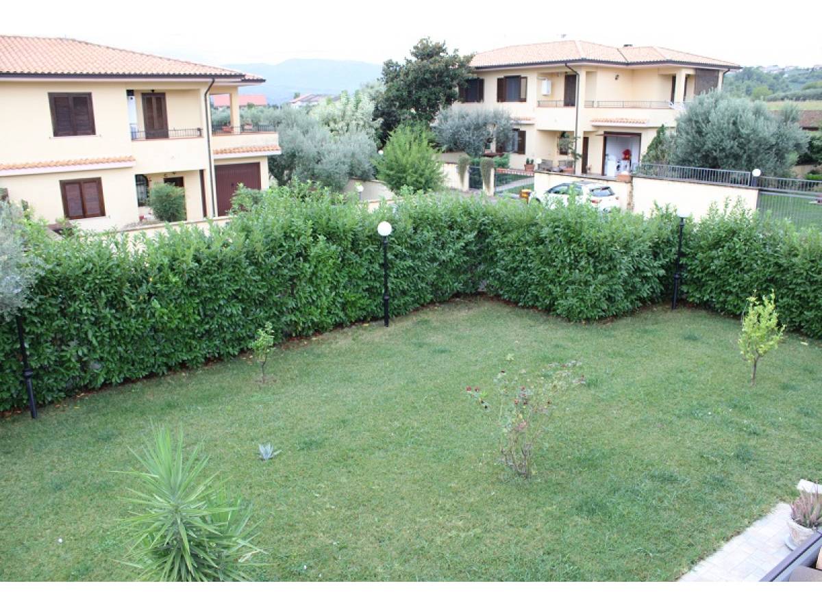 Villa for sale in   at Rosciano - 3697354 foto 3