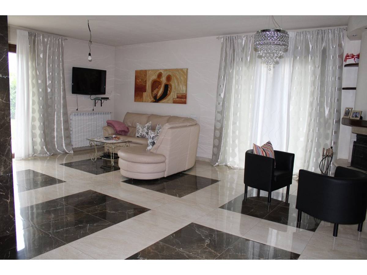 Villa for sale in   at Rosciano - 3697354 foto 12