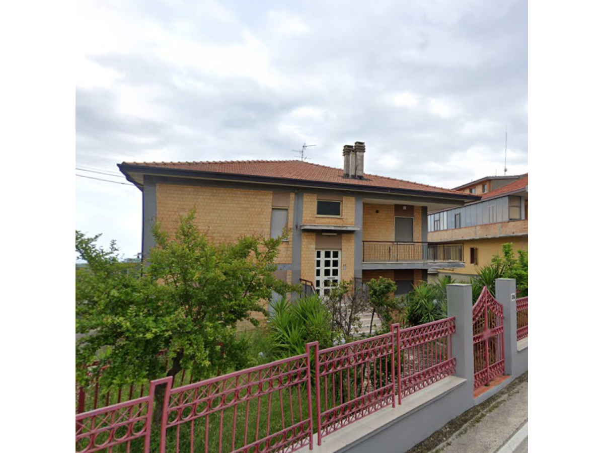 Villa bifamiliare in vendita in via San Rocco  a Giuliano Teatino - 405978 foto 3