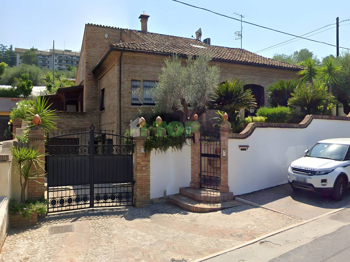 Villa for sale in   in Centro Levante area at Chieti - 4695516 foto 1