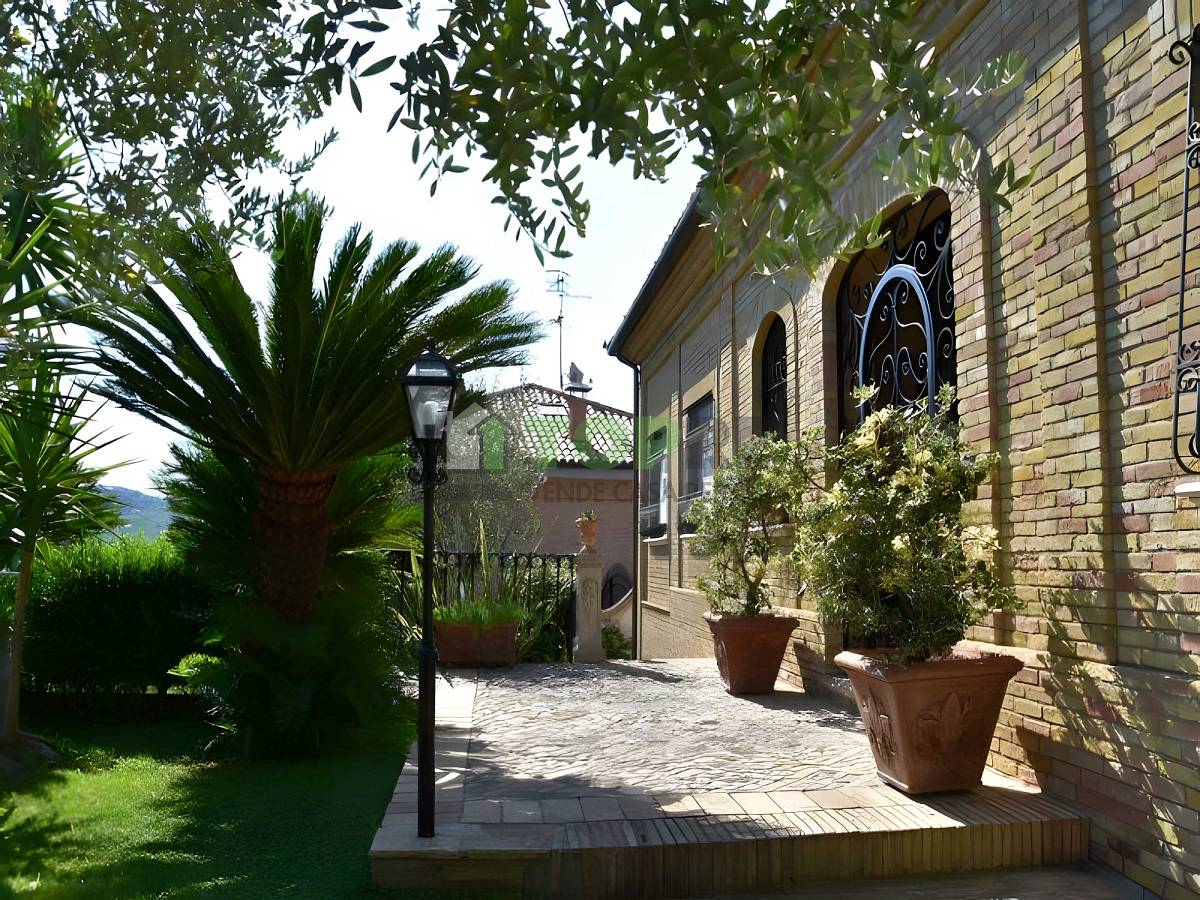 Villa for sale in   in Centro Levante area at Chieti - 4695516 foto 2