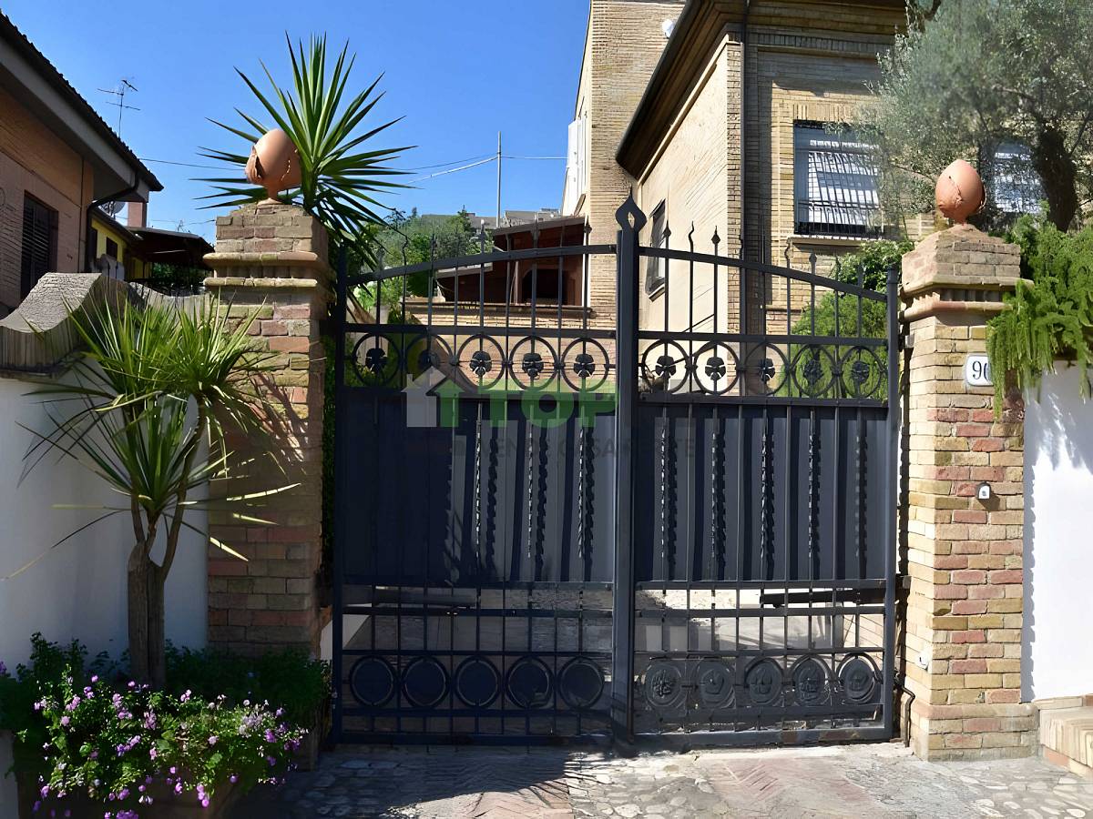 Villa for sale in   in Centro Levante area at Chieti - 4695516 foto 3