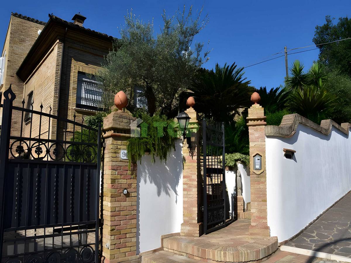 Villa for sale in   in Centro Levante area at Chieti - 4695516 foto 4