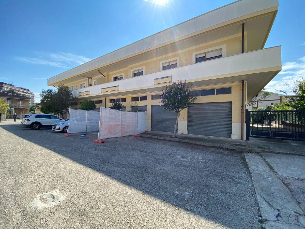  for sale in lago sant'angelo  in Tiburtina - S. Donato area at Pescara - 3826865 foto 3