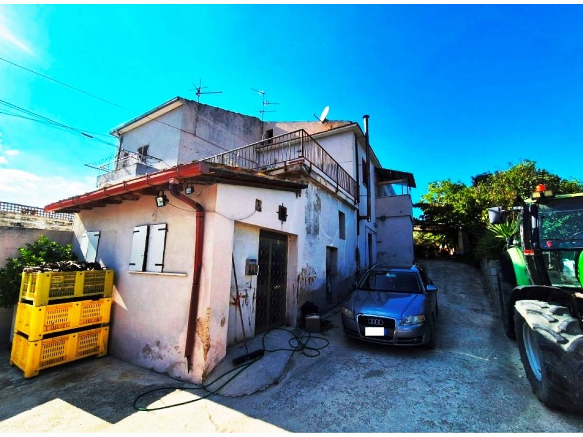 Casa indipendente in vendita in strada delle cave zona San Salvatore a Chieti - 1883527 foto 2