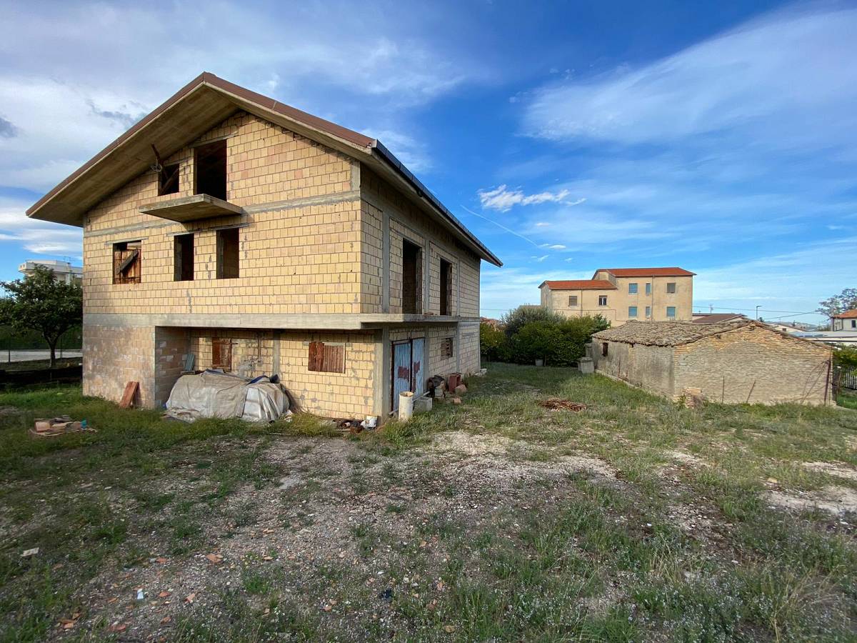 Indipendent house for sale in   at Rosciano - 206962 foto 7