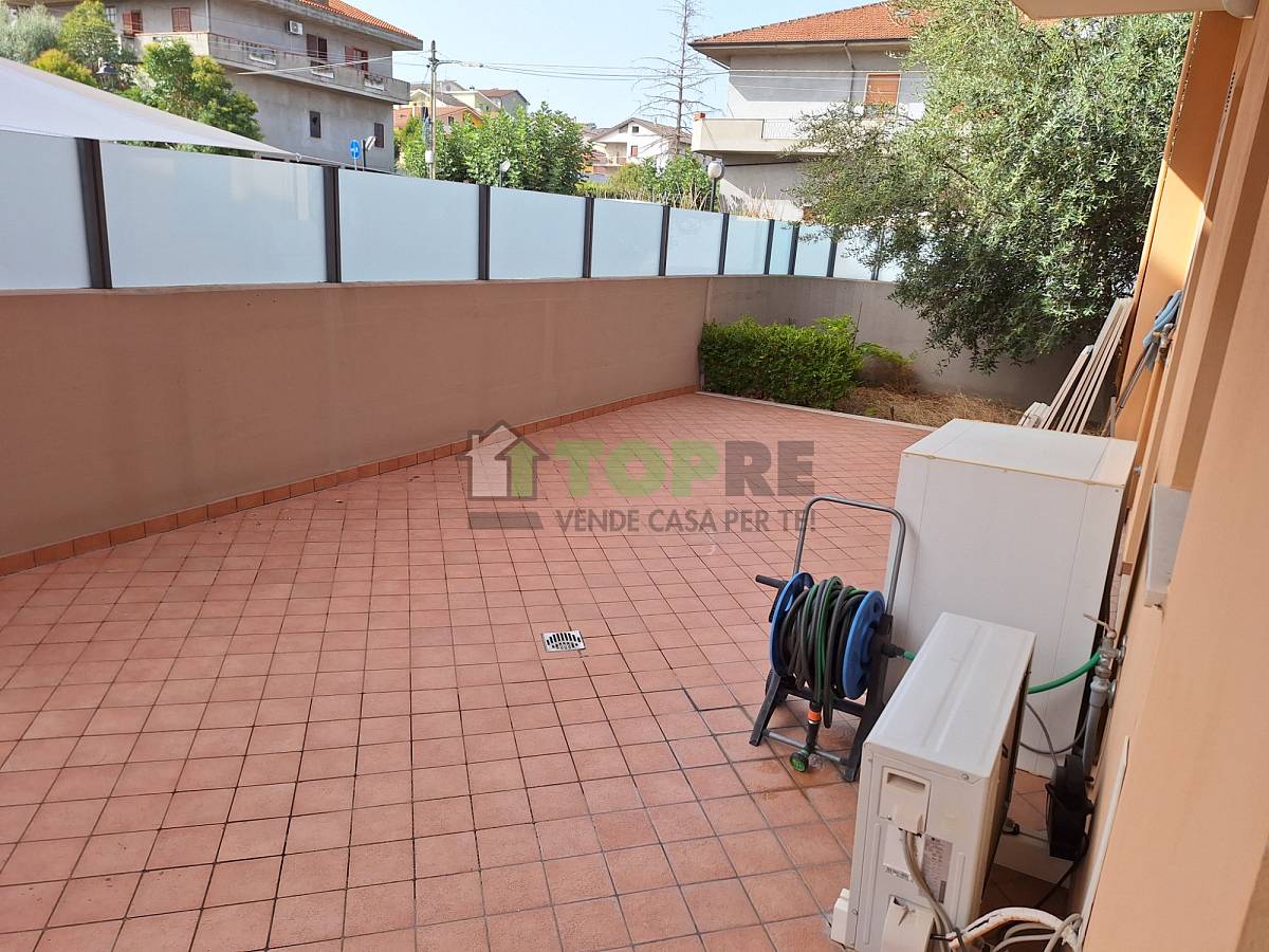 Apartment for sale in   at Cappelle sul Tavo - 5209895 foto 17