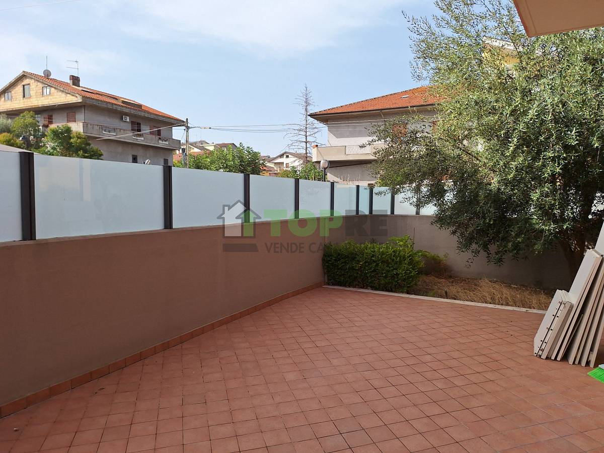 Apartment for sale in   at Cappelle sul Tavo - 5209895 foto 18