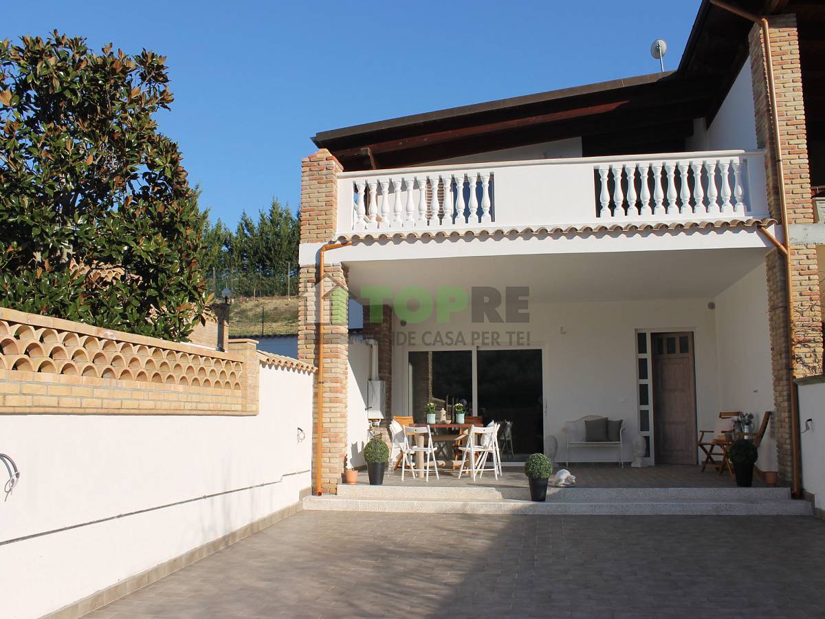 Semi-detached Villa for sale in   in Colle area at Montesilvano - 1680715 foto 1