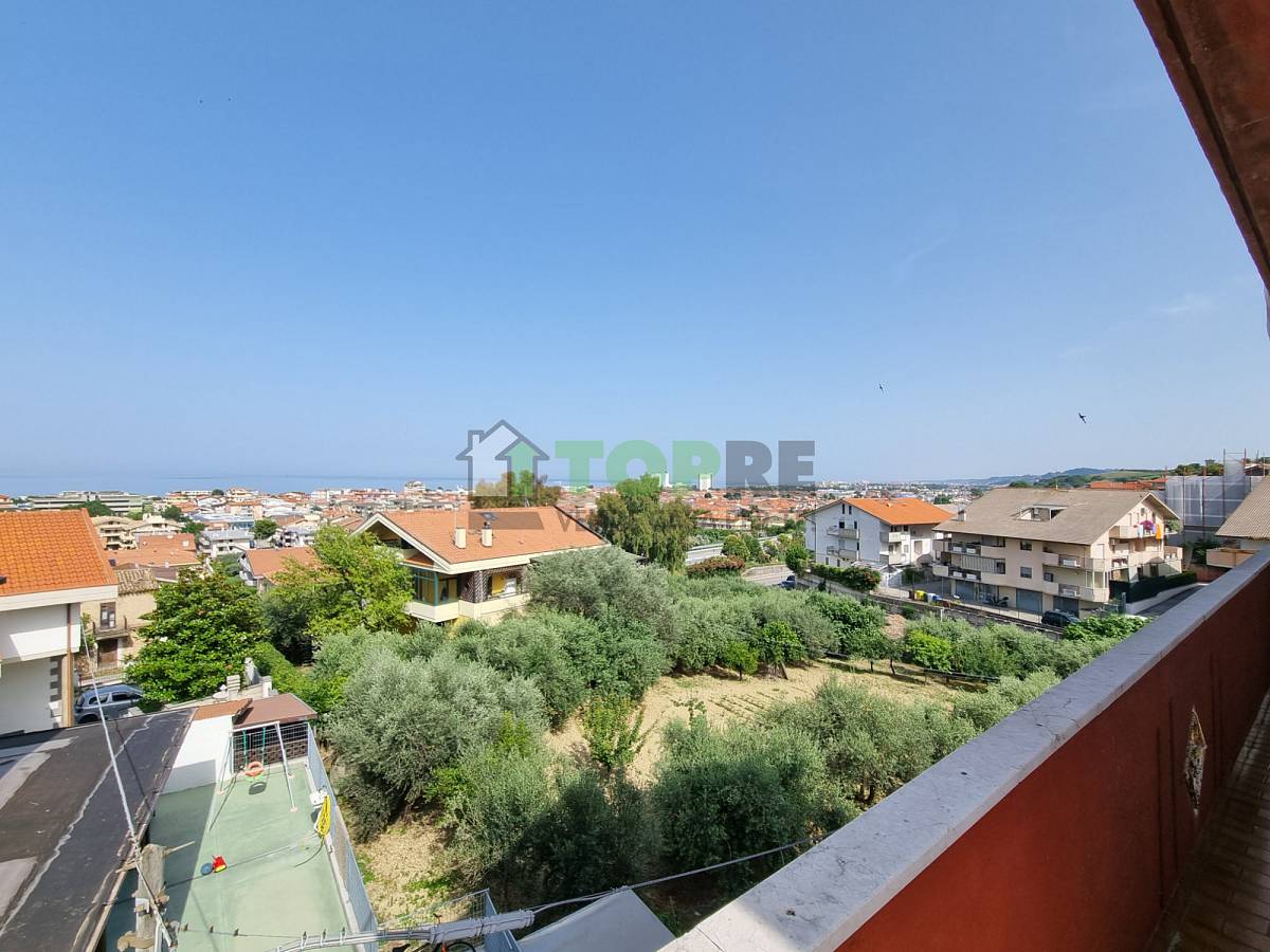 Apartment for sale in   at Collecorvino - 1395371 foto 6