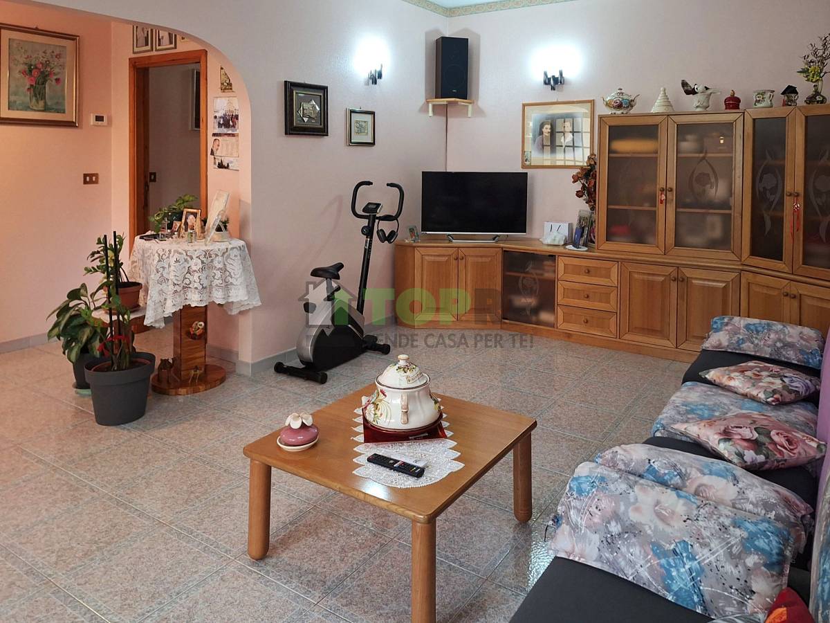 Apartment for sale in   at Cappelle sul Tavo - 8863648 foto 3