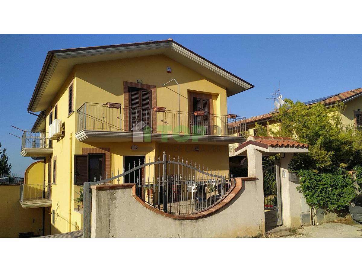 Terraced house for sale in   at Montenero di Bisaccia - 4520303 foto 4