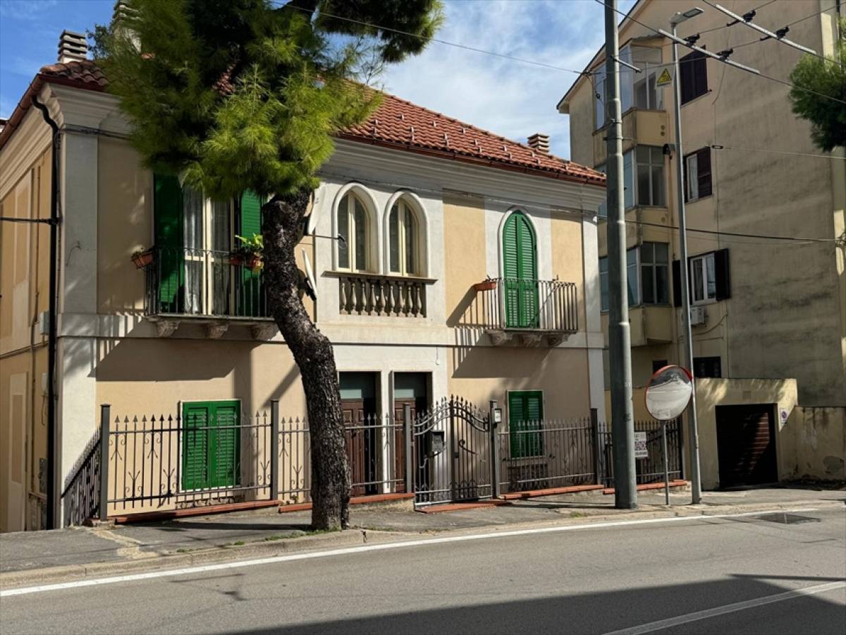 Casa indipendente in vendita in Via Salomone zona Pietragrossa - Picena a Chieti - 8541916 foto 1